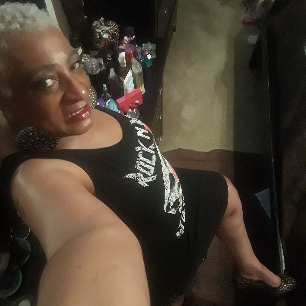 Meet your Posher, Denise